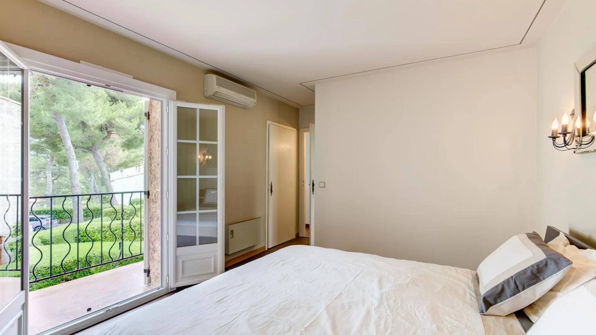 Villa In Antibes Domain With Tennis And Pools 0*,