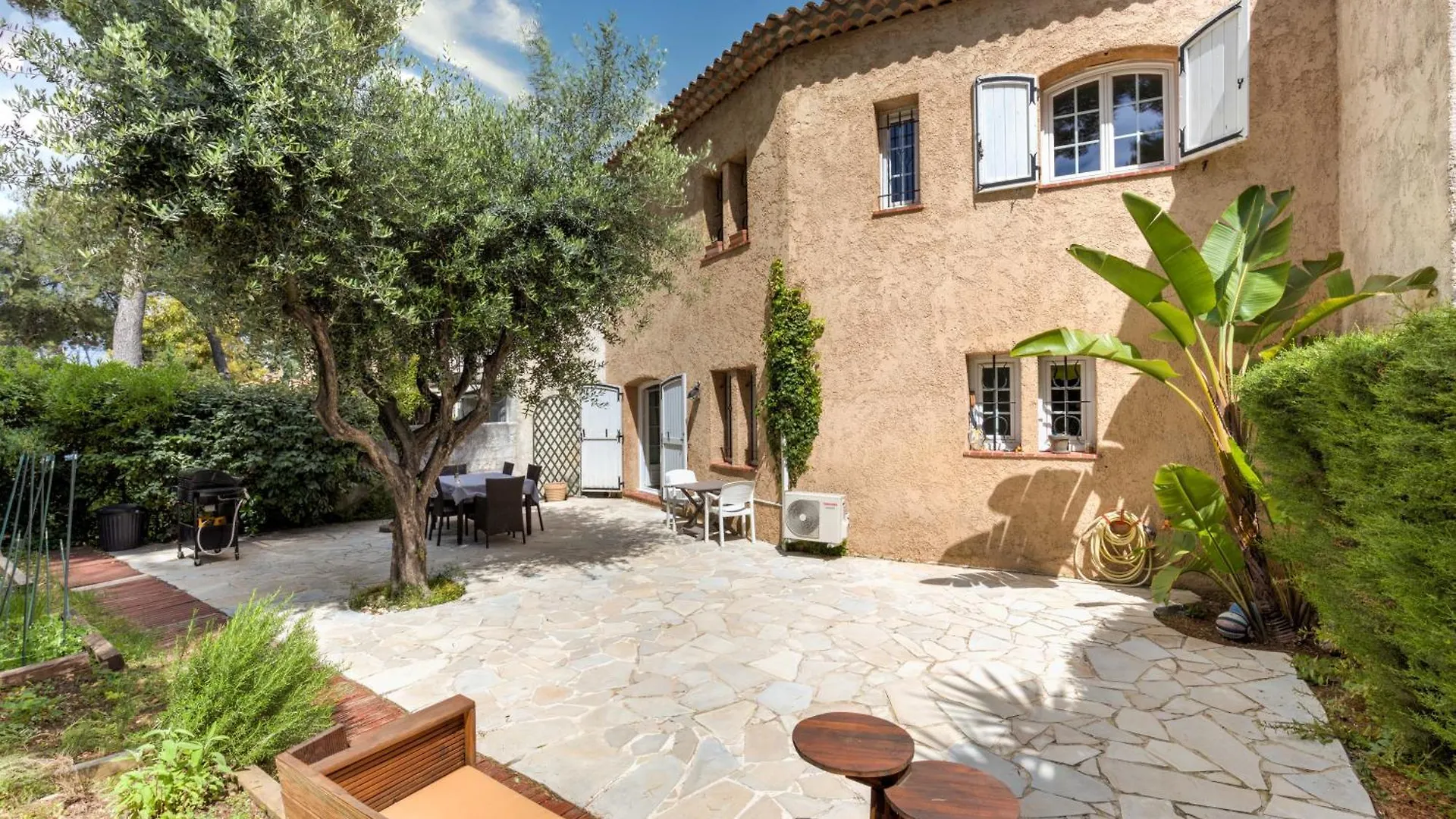 Villa In Antibes Domain With Tennis And Pools